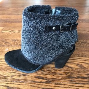 Jessica Simpson Black Fuzzy Booties
